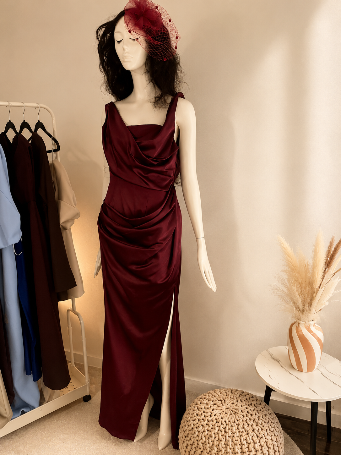 Robe rubis- Asos disign- Taille 40 vendu avec ou sans chapeau